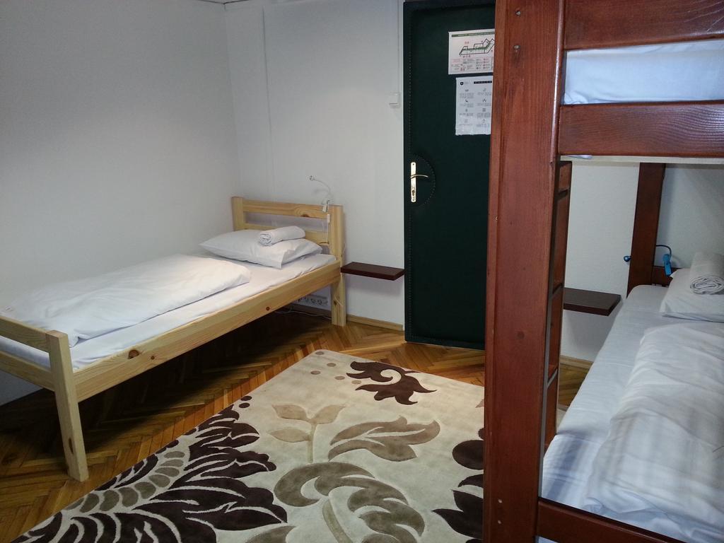 Walking Bed Budapest Hostel Kamer foto